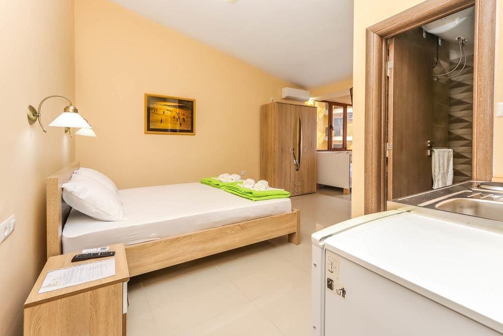 Commercial · Petrovac