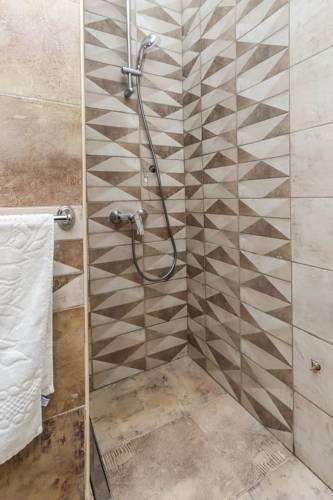 Commercial · Petrovac