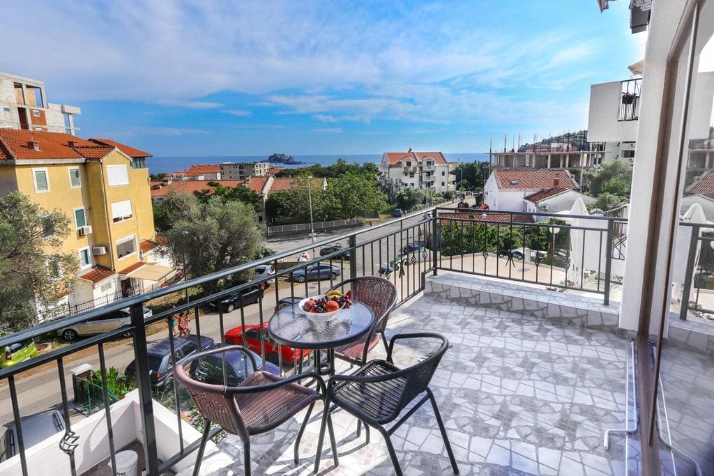 152666068 Hotel in Petrovac zu verkaufen – 10 Einheiten, erstklassige Investition — Montenegro