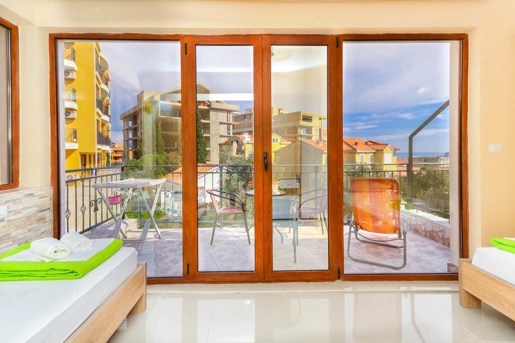 152666079 Hotel in Petrovac zu verkaufen – 10 Einheiten, erstklassige Investition — Montenegro