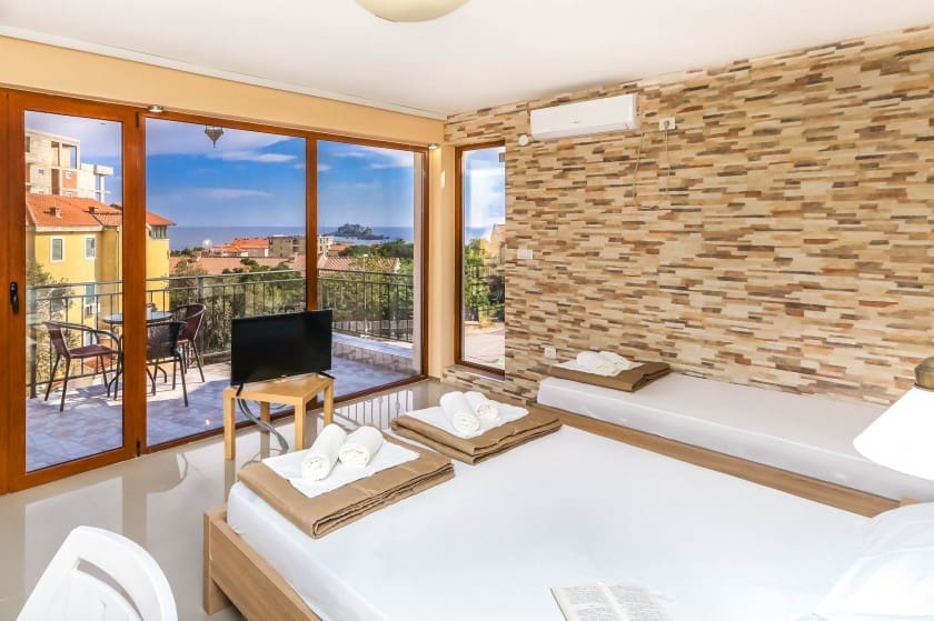 Commercial · Petrovac