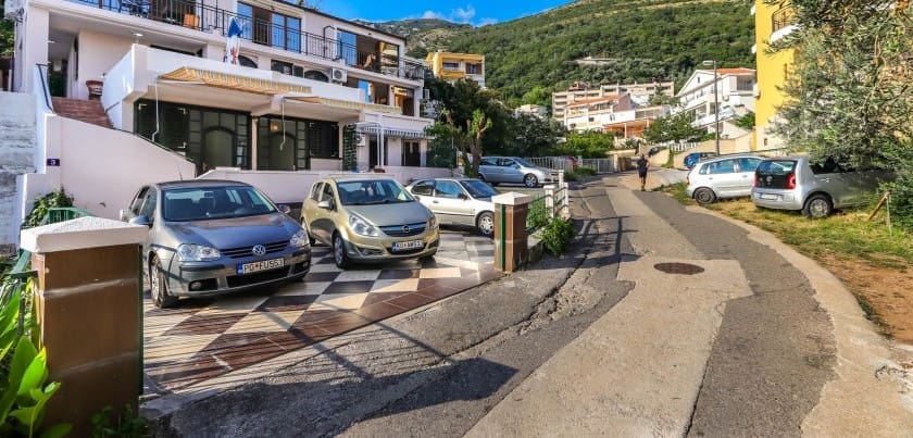 Commercial · Petrovac