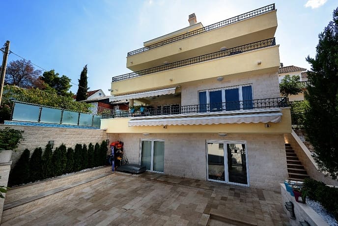 House · Krasici