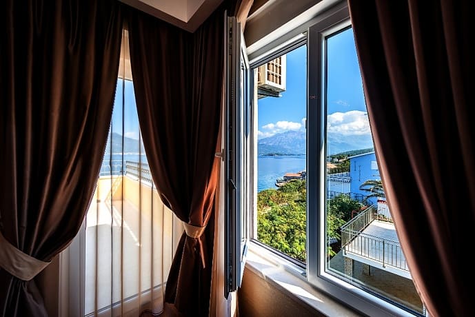 MREproperty (17) 34. MREproperty (18) Krasici-Tivat'ta satılık villa — Karadağ