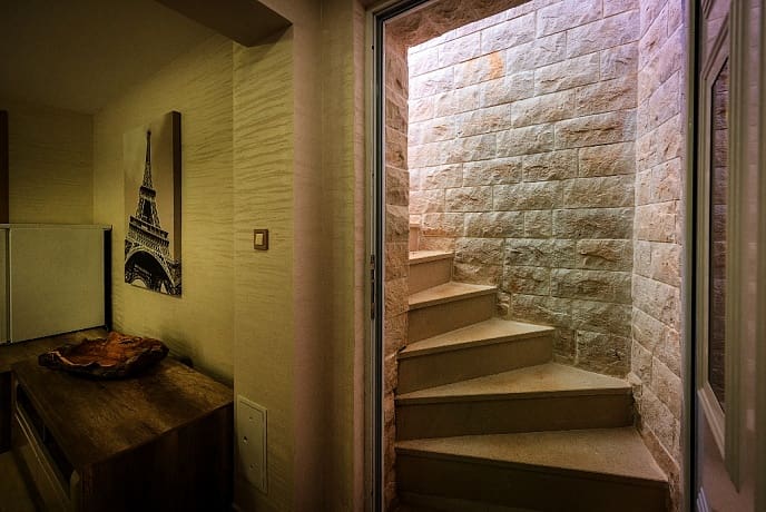 MREproperty (19) Krasici-Tivat'ta satılık villa — Karadağ