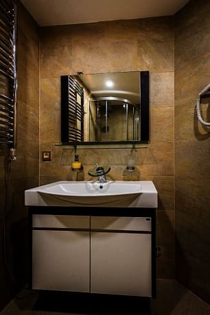 MREproperty (22) Krasici-Tivat'ta satılık villa — Karadağ