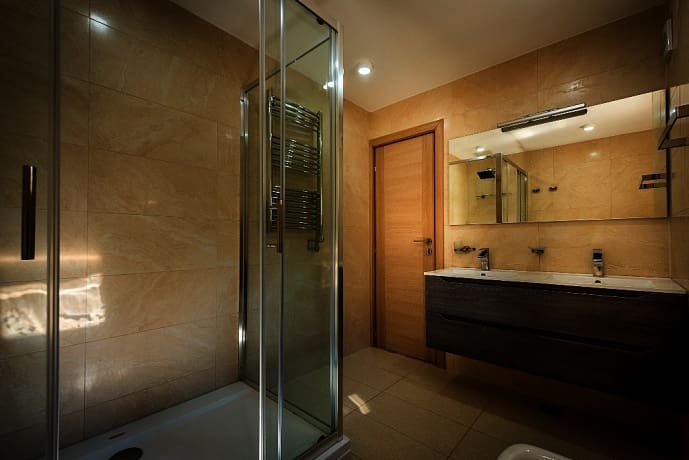MREproperty (27) Krasici-Tivat'ta satılık villa — Karadağ