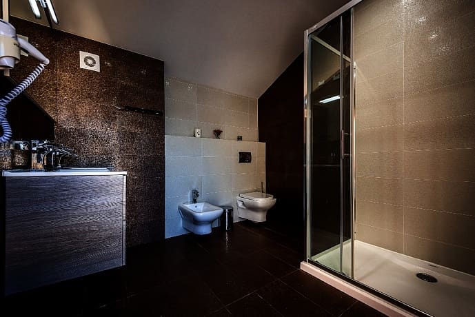 MREproperty (32) Krasici-Tivat'ta satılık villa — Karadağ