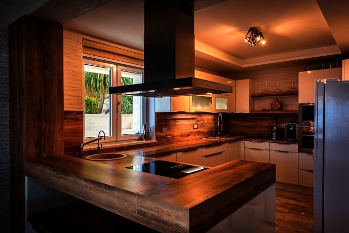 MREproperty (36) Krasici-Tivat'ta satılık villa — Karadağ