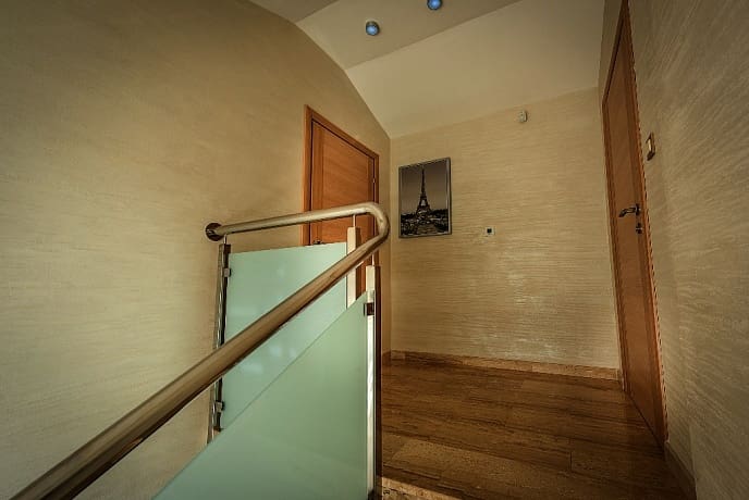 MREproperty (37) Krasici-Tivat'ta satılık villa — Karadağ
