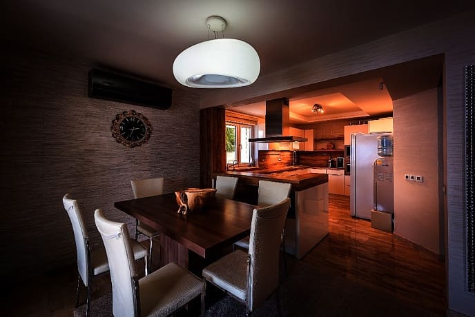 MREproperty (51) Krasici-Tivat'ta satılık villa — Karadağ