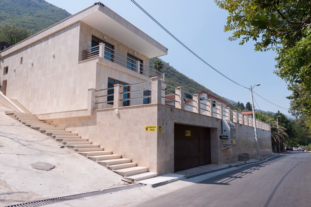 Huvila · Stoliv