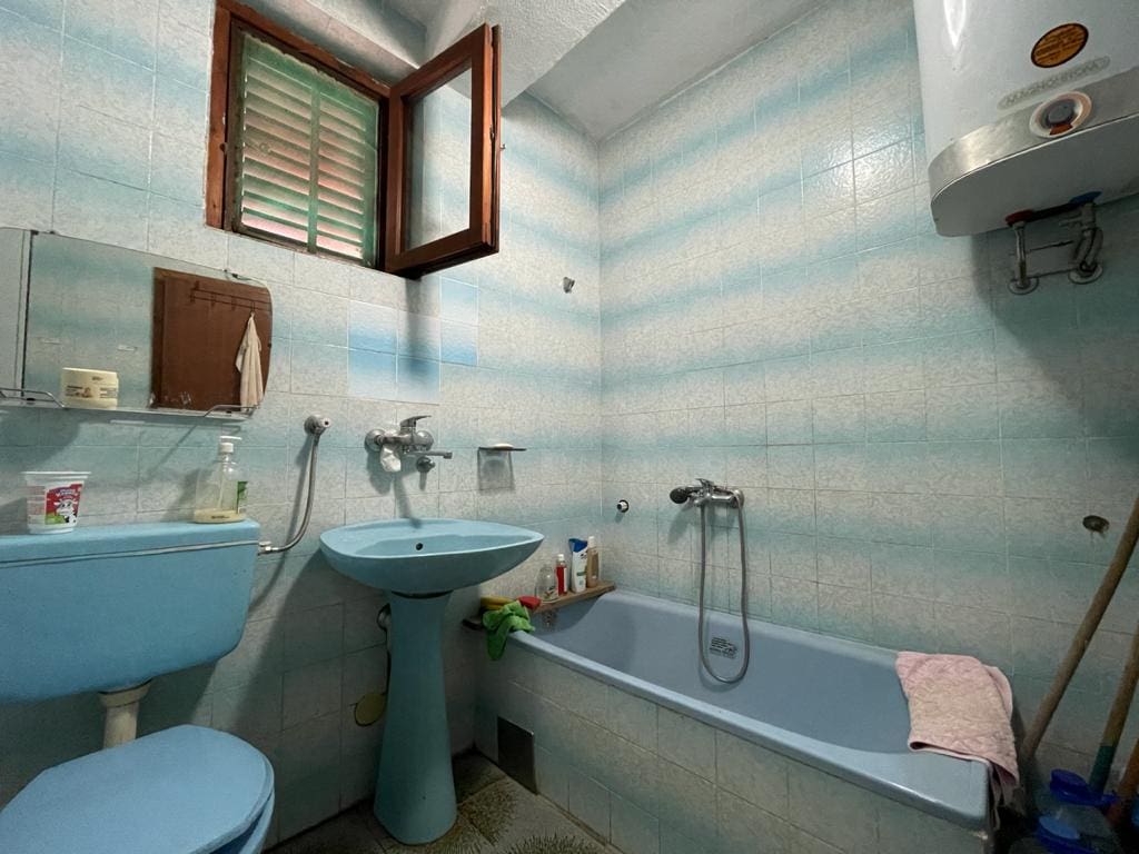 House · Sutomore