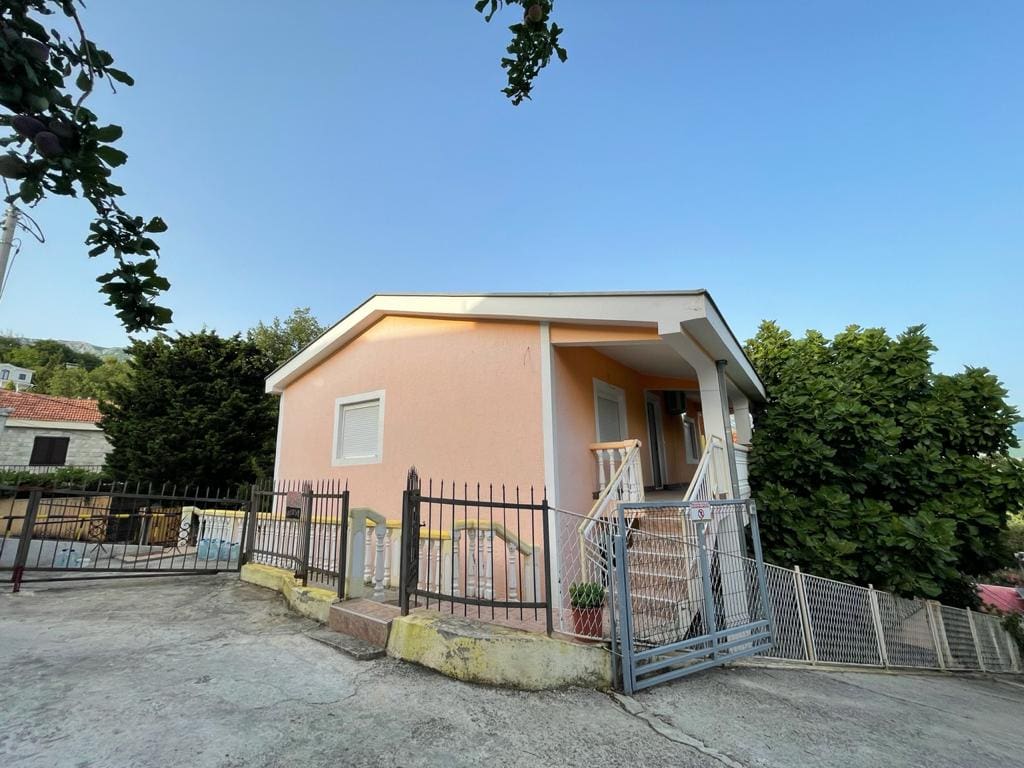 MREproperty (21) Sutomore'de satılık ev 180m² — Karadağ