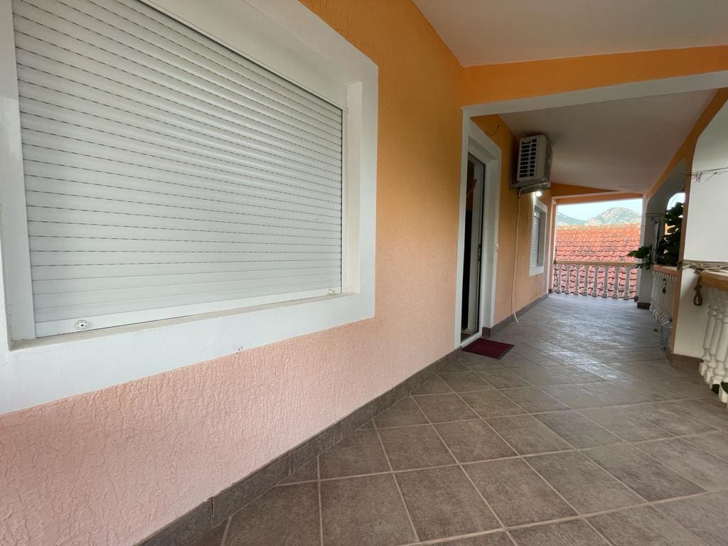 MREproperty (22) Sutomore'de satılık ev 180m² — Karadağ