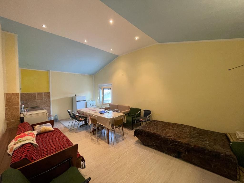 House · Sutomore