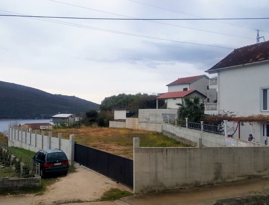 Land · Kumbor