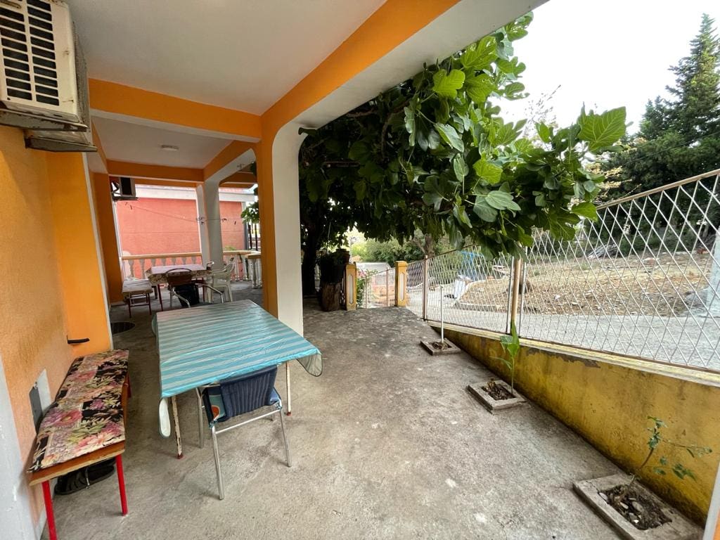 House · Sutomore