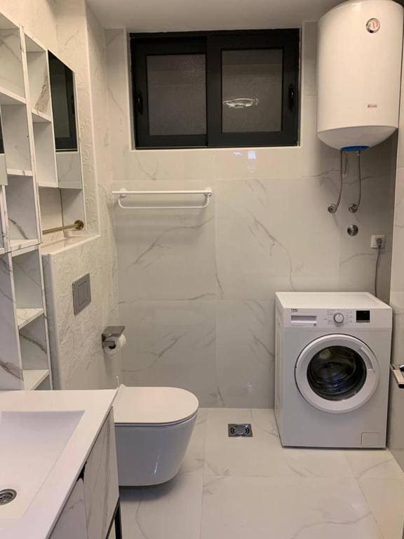 MREproperty (12) Wasserfront-Appartements in Dobra Voda-Bar — Montenegro