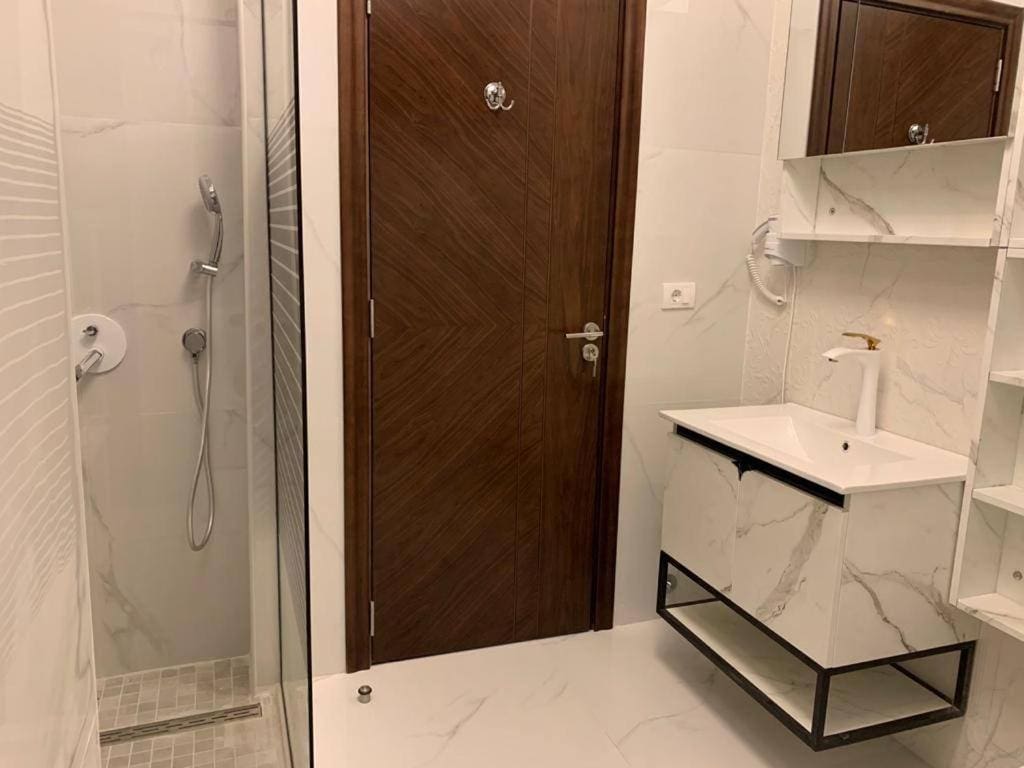 MREproperty (13) Wasserfront-Appartements in Dobra Voda-Bar — Montenegro