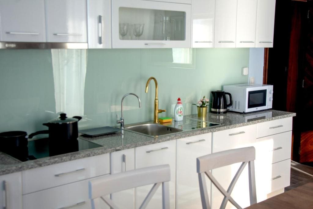 MREproperty (30) Wasserfront-Appartements in Dobra Voda-Bar — Montenegro