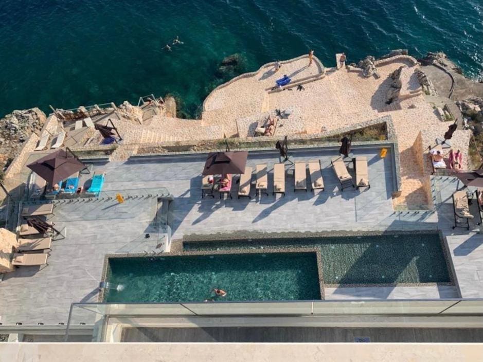 MREproperty (36) Wasserfront-Appartements in Dobra Voda-Bar — Montenegro