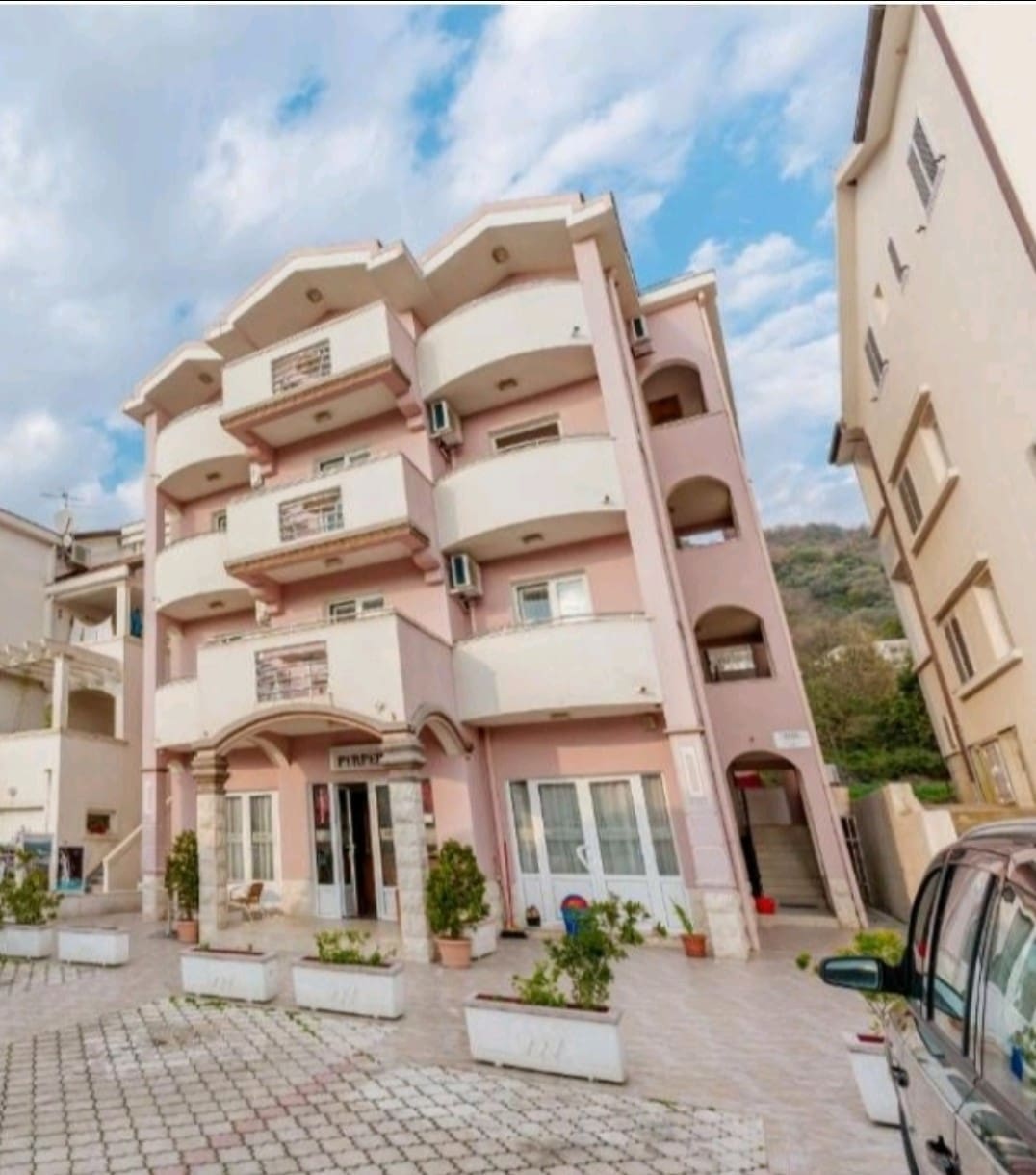 Liiketila · Tivat