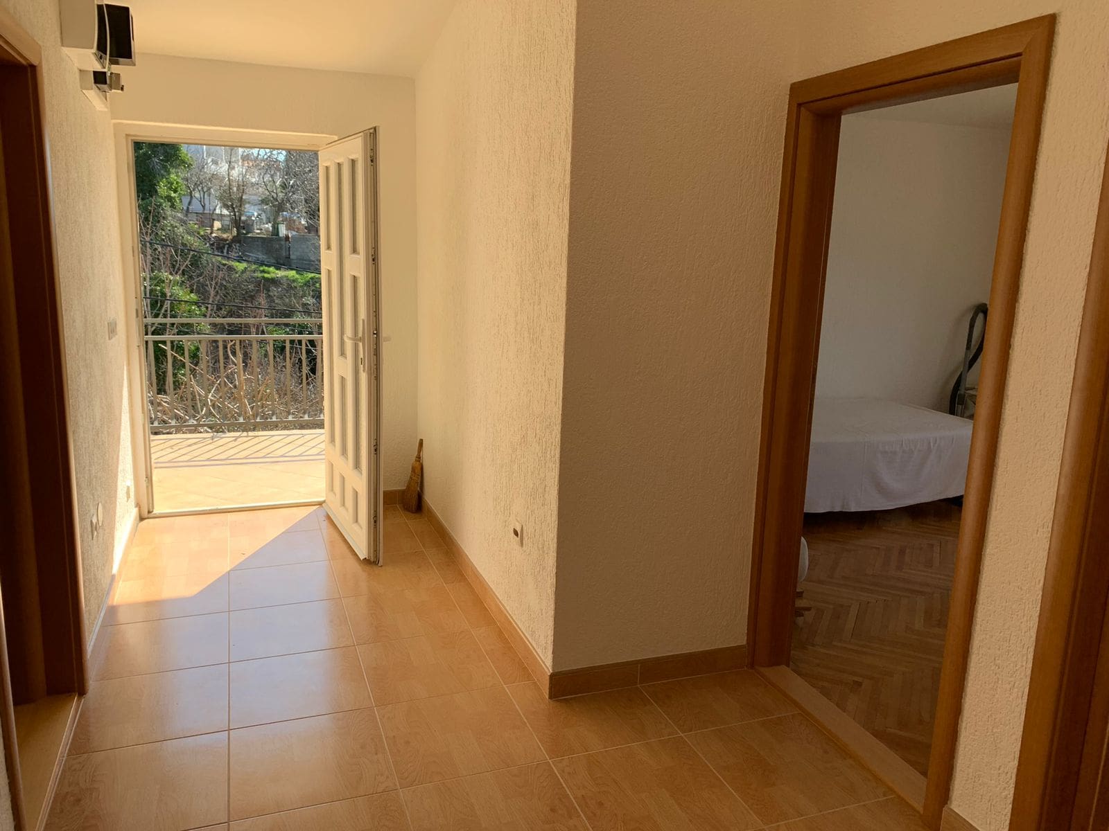 House · Sutomore
