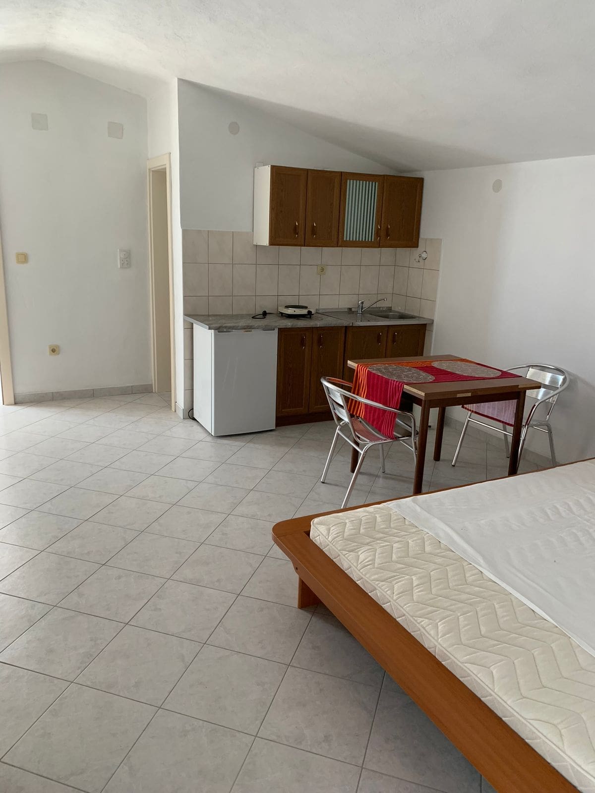 MREproperty (65) Продається будинок 128 кв.м та квартира 71 кв.м — Чорногорія