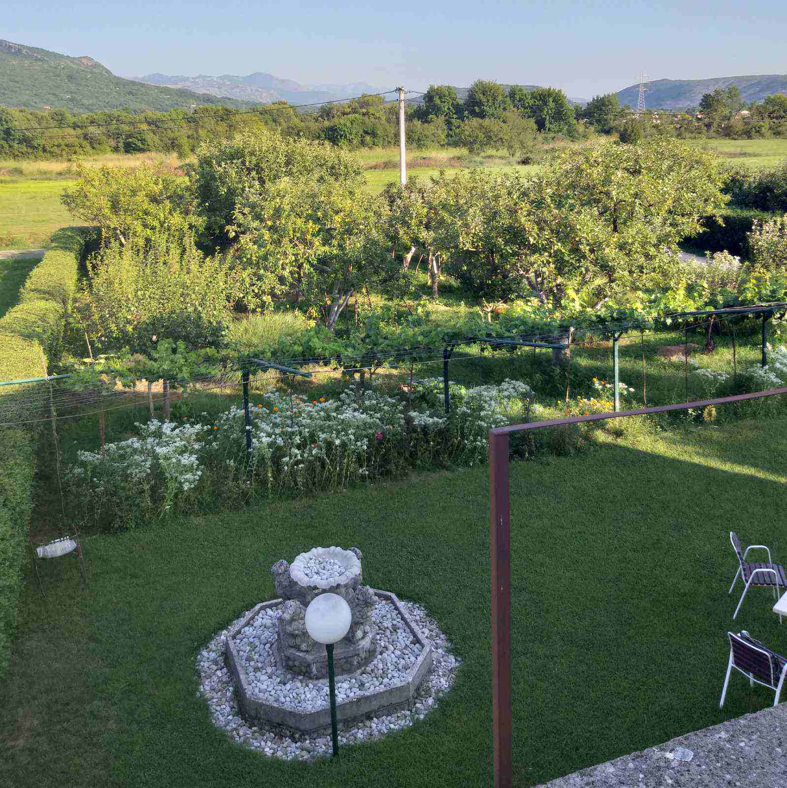 MREproperty (1) Dom na Sprzedaż w Danilovgradzie