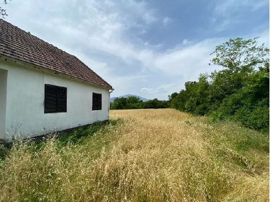 MREproperty (10) Danilovgrad yakınlarında çiftlik evi — Karadağ