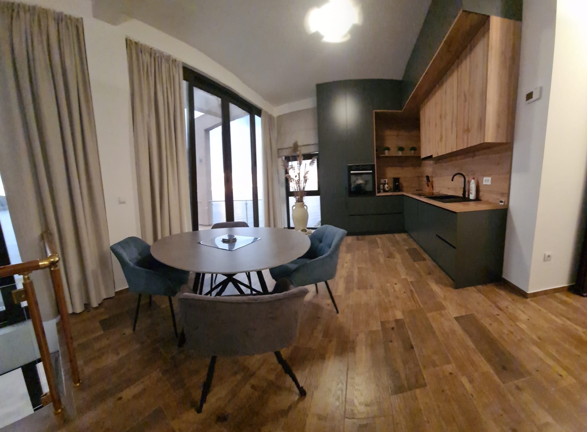 MREproperty (10) Willa nad morzem na sprzedaż w Dobra Voda — Czarnogóra