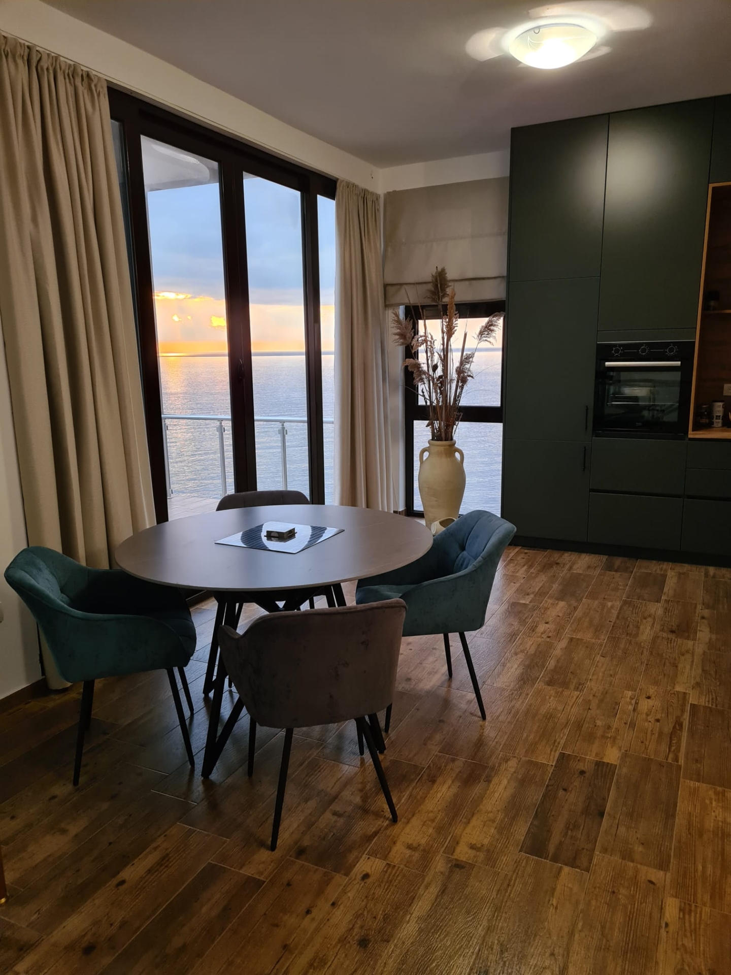 MREproperty (11) Willa nad morzem na sprzedaż w Dobra Voda — Czarnogóra