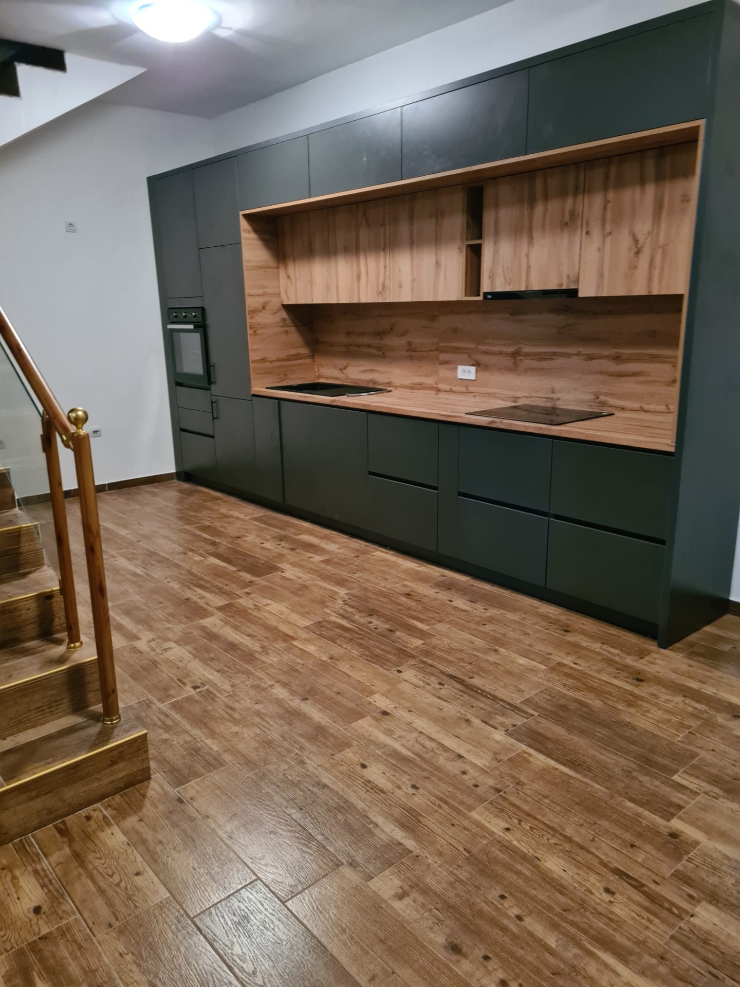 MREproperty (21) Willa nad morzem na sprzedaż w Dobra Voda — Czarnogóra