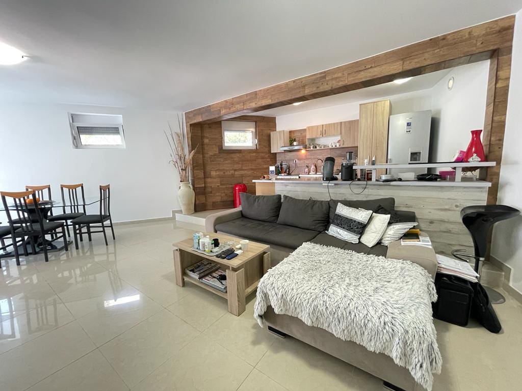 MREproperty (25) Вілла продається в Добрій Воді — Чорногорія
