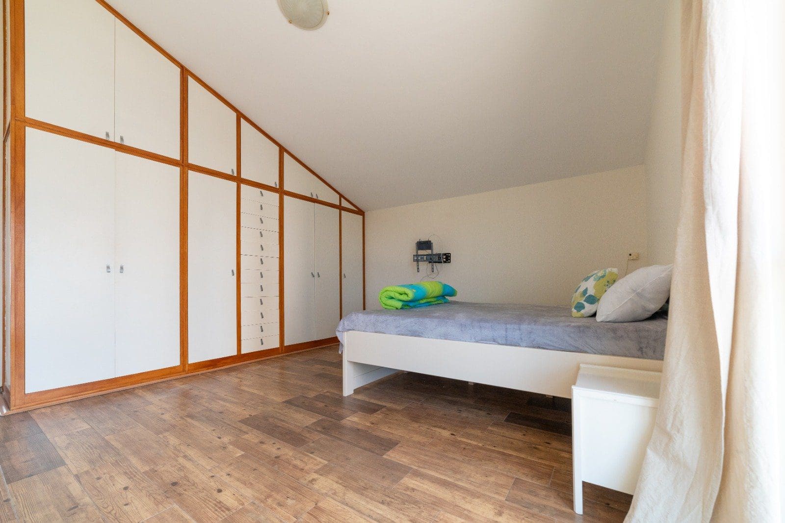 MREproperty (28) Urocza willa w Barze — Czarnogóra