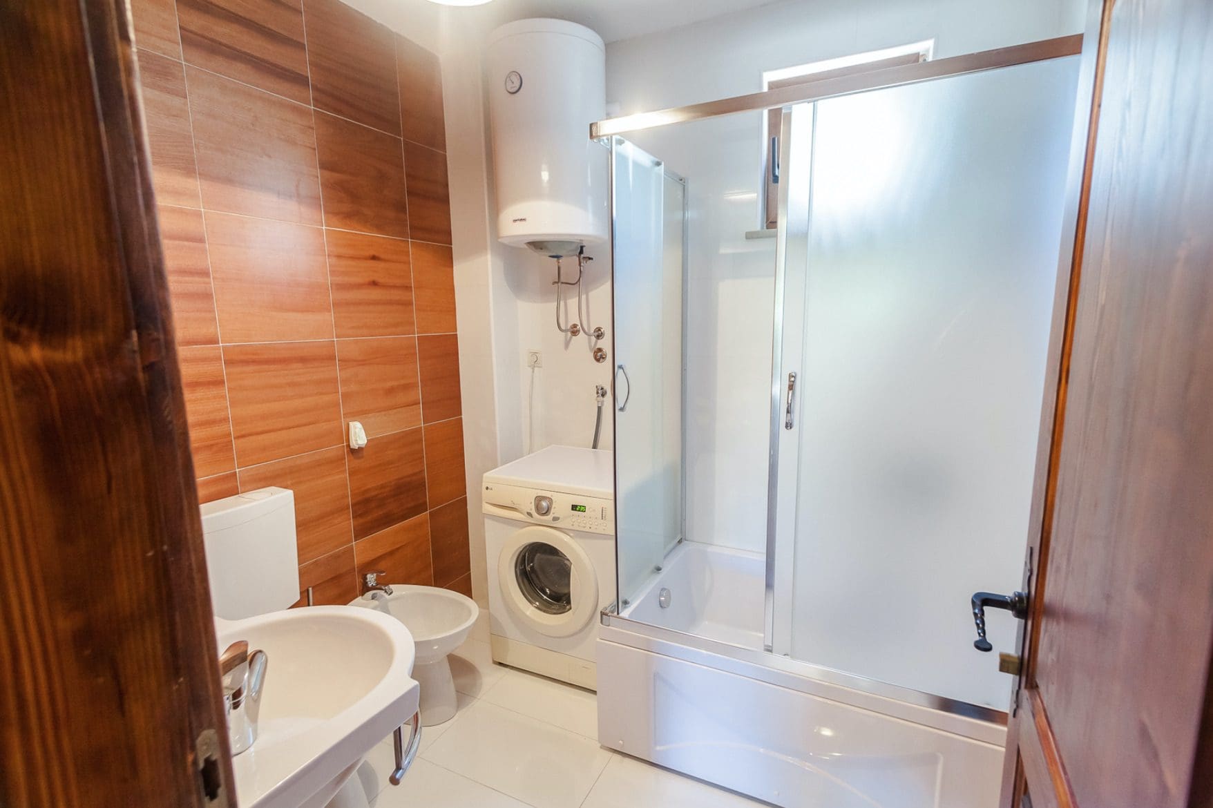 MREproperty (30) Міні-готель на продаж у Барі — Чорногорія