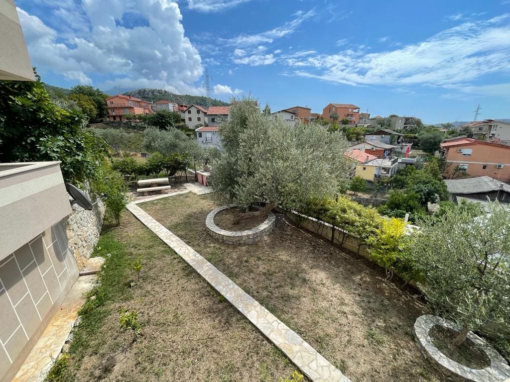 MREproperty (40) Villa in Bar zu verkaufen — Montenegro