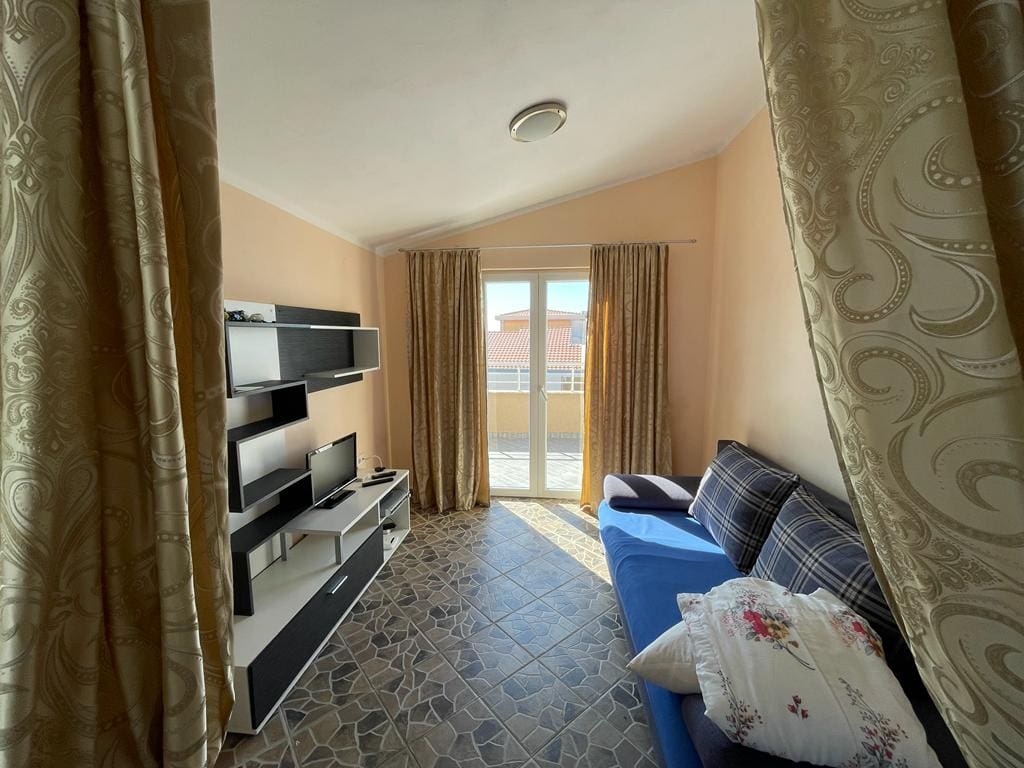 MREproperty (22) Kuća na prodaju u Utjehi — Crna Gora