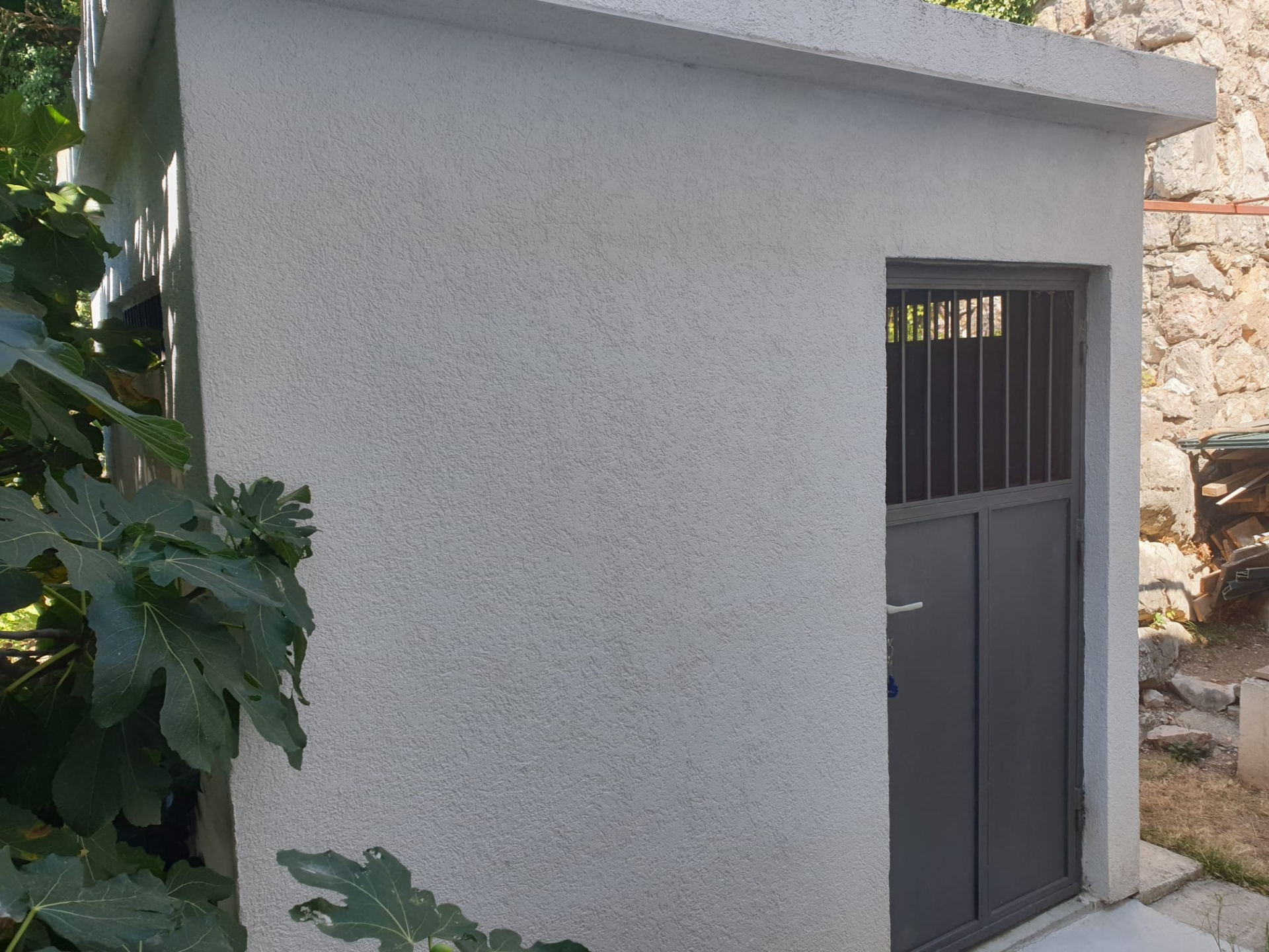 House · Sutomore