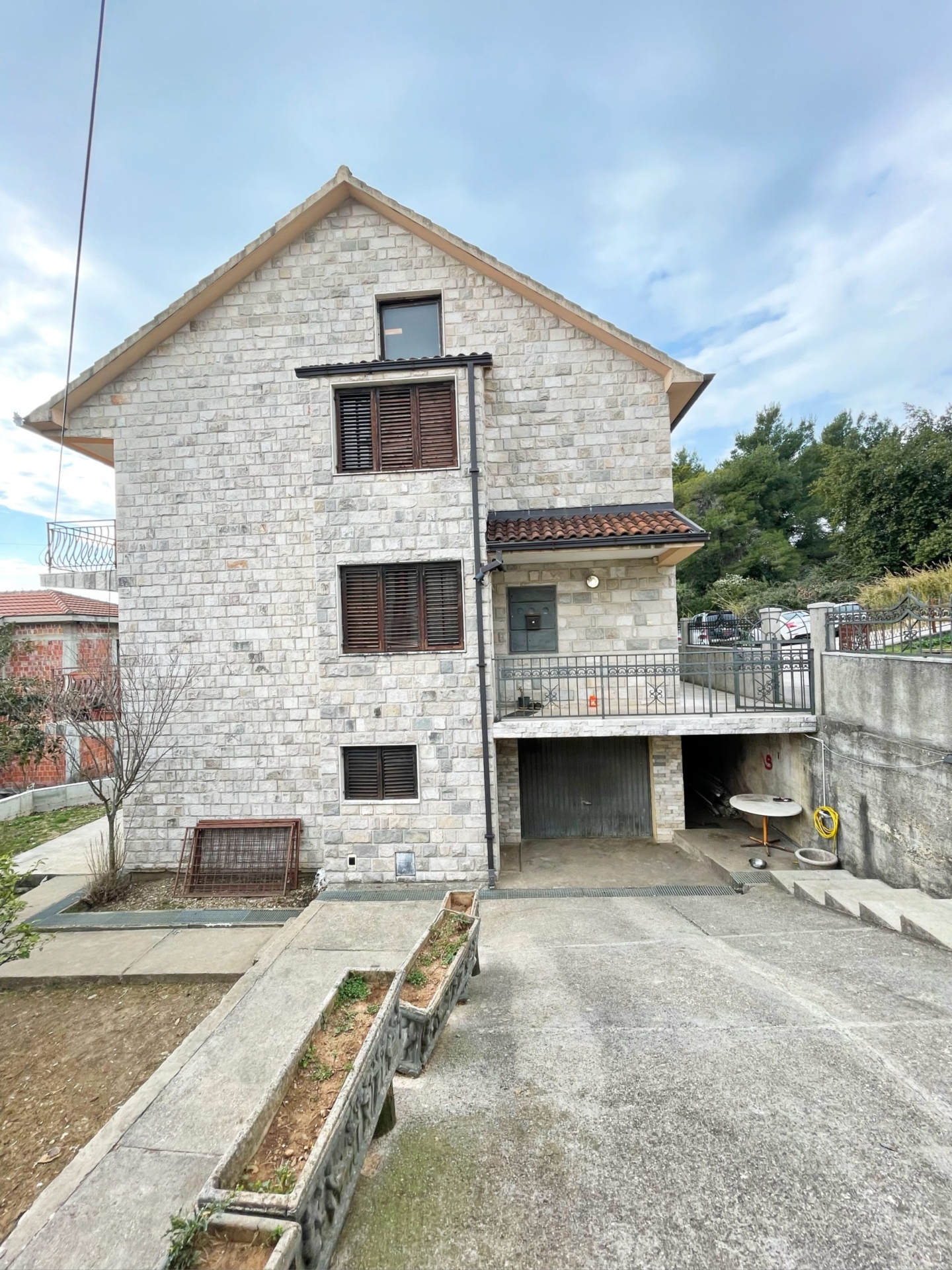 House · Tivat