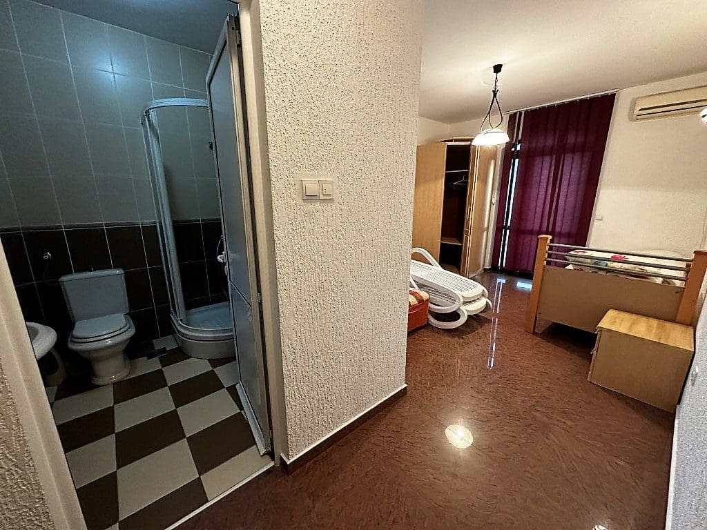 Villa · Petrovac