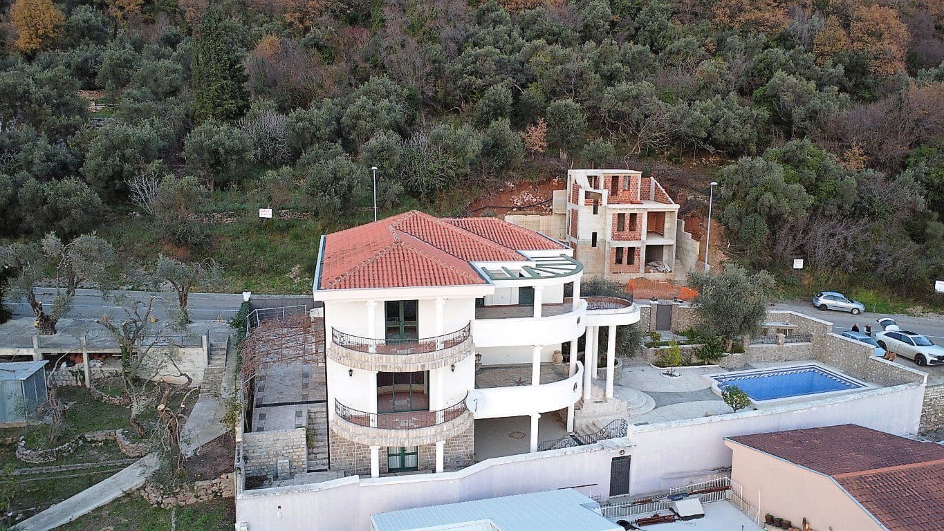 Villa · Petrovac