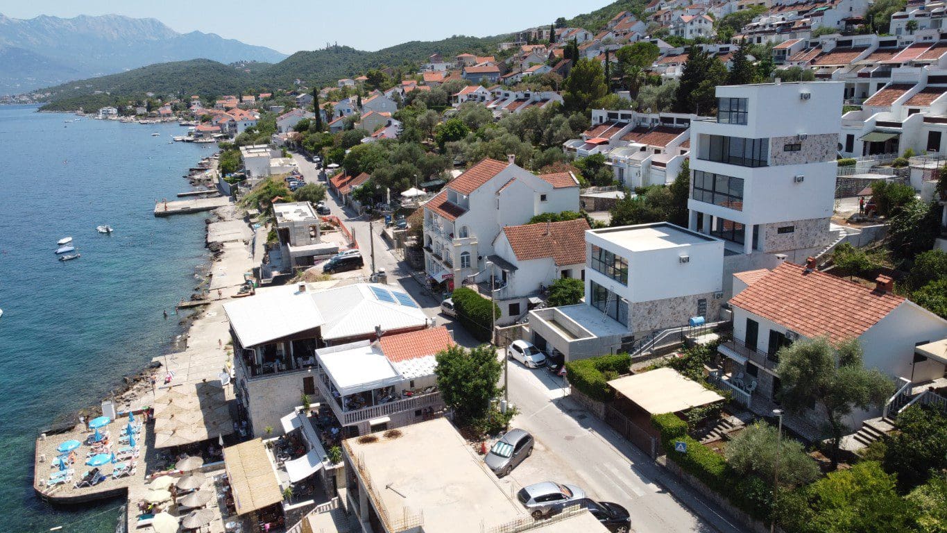 Huvila · Krasici