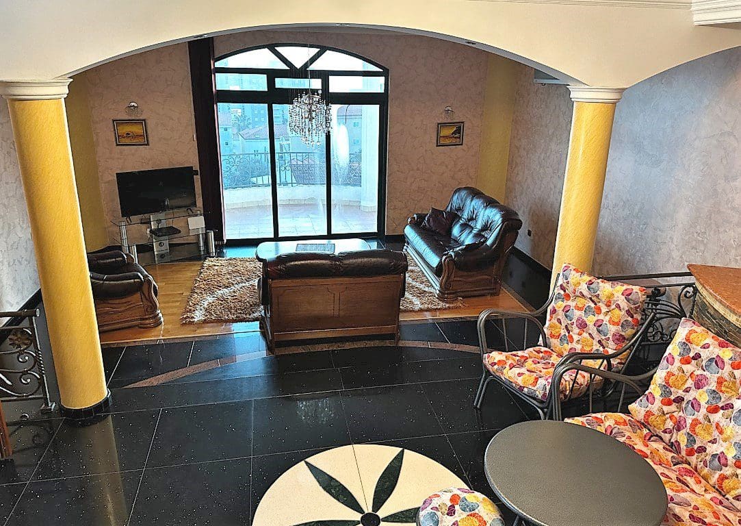 Villa · Petrovac