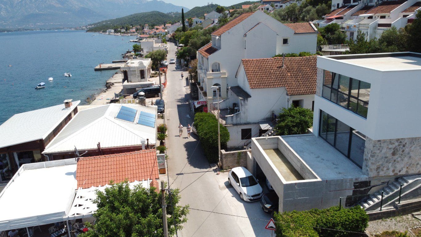 Huvila · Krasici