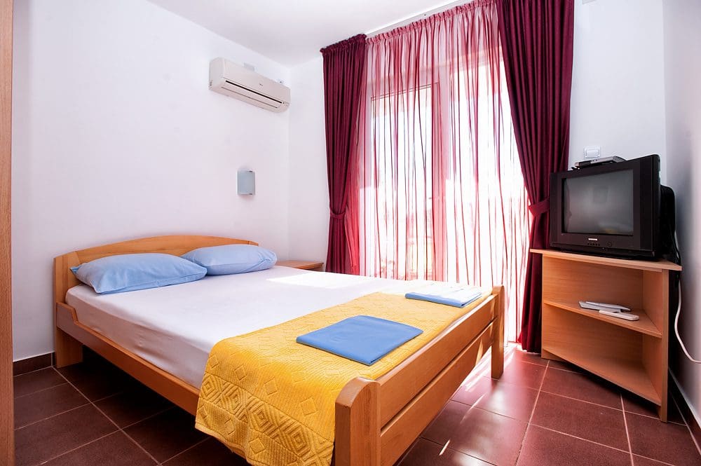 MREproperty (20) Petrovac'ta satılık mini otel — Karadağ