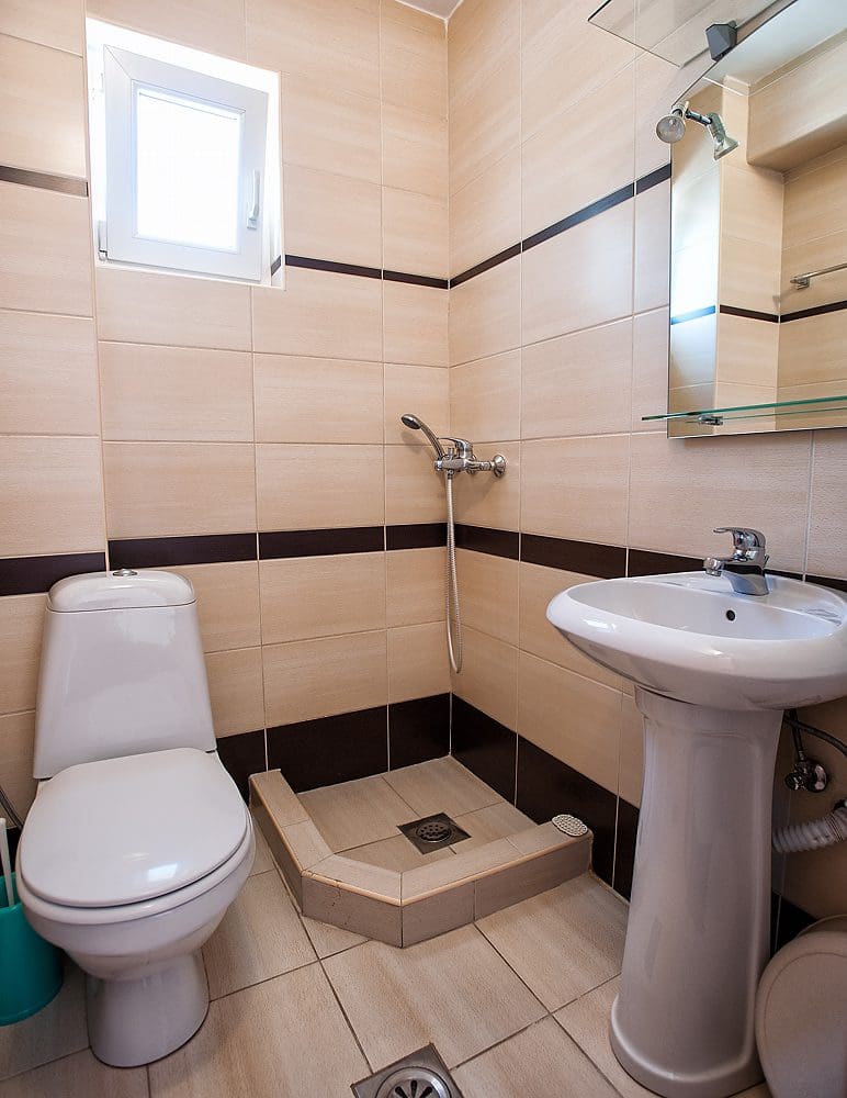 MREproperty (24) Petrovac'ta satılık mini otel — Karadağ