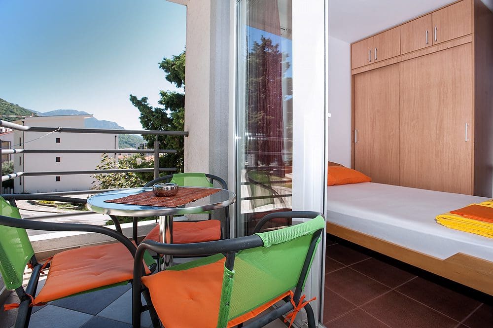 MREproperty (36) Petrovac'ta satılık mini otel — Karadağ