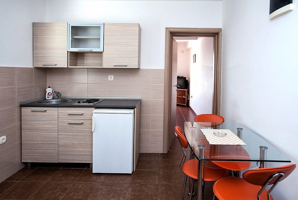 MREproperty (39) Petrovac'ta satılık mini otel — Karadağ